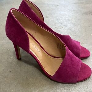 Beautiful suede heel size 8.5